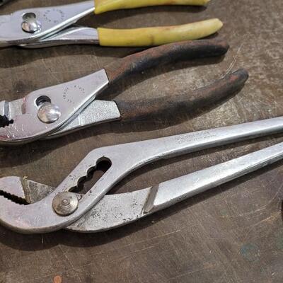 Lot 252: Assortment of Vintage Tools LOT i