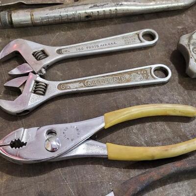 Lot 252: Assortment of Vintage Tools LOT i