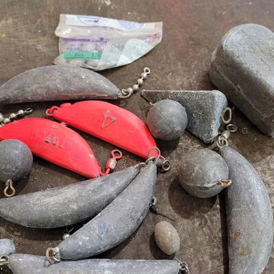 Lot 255: Assorted Vintage Fishing Weights 