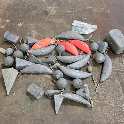 Lot 255: Assorted Vintage Fishing Weights 