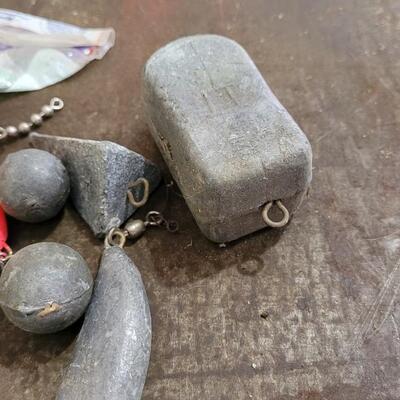 Lot 255: Assorted Vintage Fishing Weights 