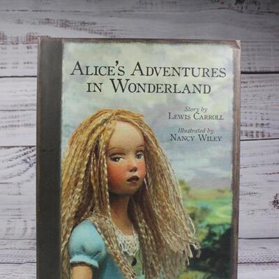 Alice's Adventures in Wonderland Illustrated by Nancy Willey