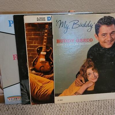 Lot 261: (5) Assorted Vintage Vinyl Records LOT B