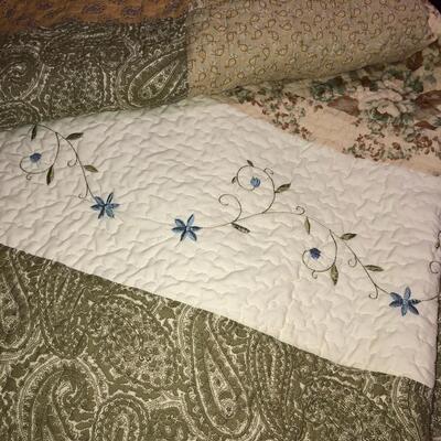 Cozy Line home fashions Queen quilt and two shams
