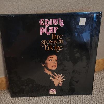 Lot 264: (6) Assorted Vintage Vinyl Records LOT E