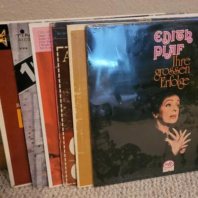 Lot 264: (6) Assorted Vintage Vinyl Records LOT E