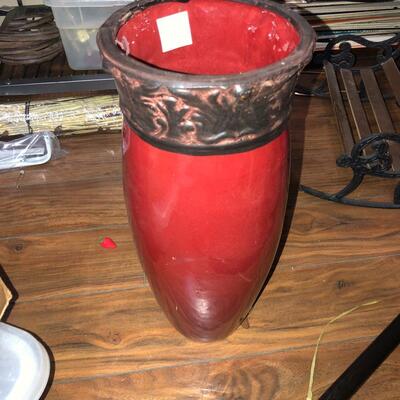 17â€ red vase