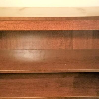 Lot #165  Sturdy 4-shelf bookshelf
