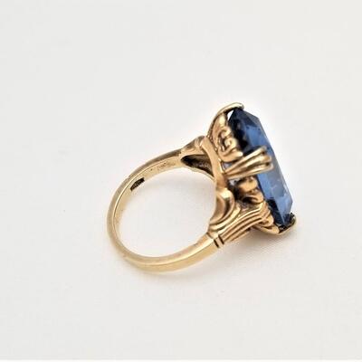Lot #170   10kt Yellow Gold Ring - Gorgeous Blue stone, Size 6