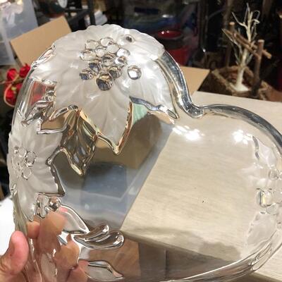 Mikasa holiday bloom crystal candy dish