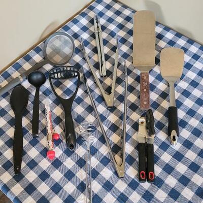 Lot 271: Kitchen Utensils Lot