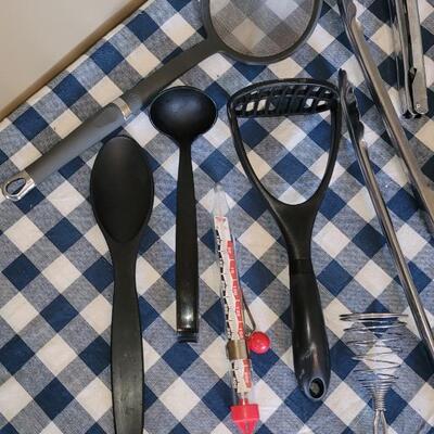 Lot 271: Kitchen Utensils Lot