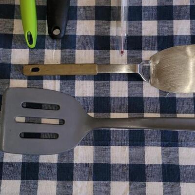 Lot 272: Kitchen Utensils Lot 