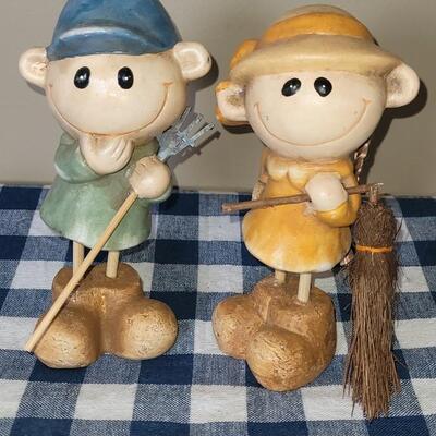 Lot 277: Vintage Ceramic Autumn Couple (Broom is broken)
