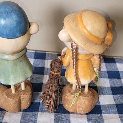 Lot 277: Vintage Ceramic Autumn Couple (Broom is broken)