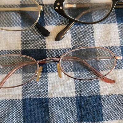 Lot 317: Readers Lot