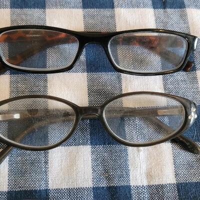 Lot 317: Readers Lot
