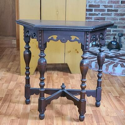 Lot 063: Ornate Wood Carved Victorian 