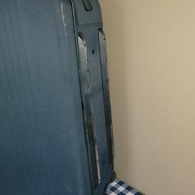 Lot 329: Skyway Rolling Suitcase