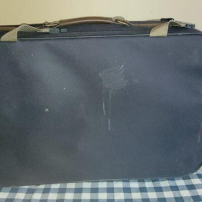 Lot 330: Samsonite Rolling Suitcase 