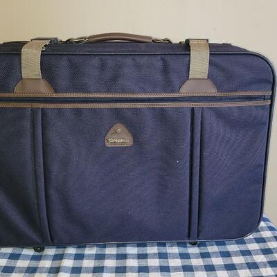 Lot 330: Samsonite Rolling Suitcase 