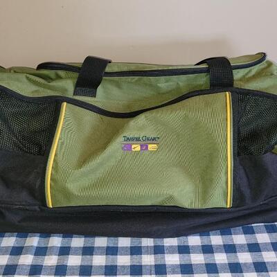 Lot 331: Large Rolling Travel Gear Tote