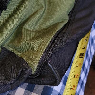 Lot 331: Large Rolling Travel Gear Tote
