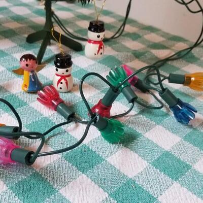 Lot 335: Vintage Silvestri Mini Tree, Lights & Ornaments 