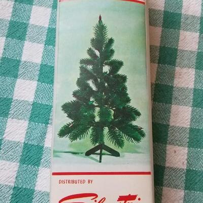 Lot 335: Vintage Silvestri Mini Tree, Lights & Ornaments 