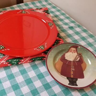 Lot 337: (2) Christmas Plates - Waechtersbach & "Father of Christmas"