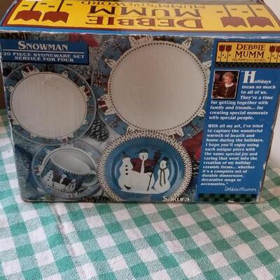 Lot 342: Debbie Mumm Christmas Dishes