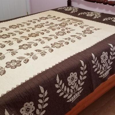 Lot #208  Vintage Quilt - Double/Full