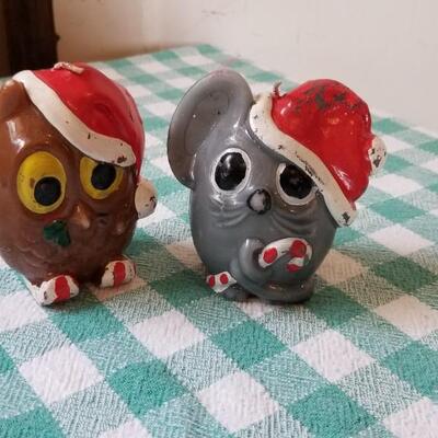 Lot 347: Vintage Carolina Critters Christmas Candle