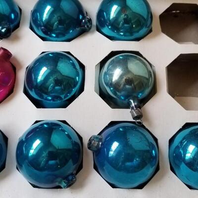 Lot 350: Vintage (3) Boxes of Shiny Brite Christmas Ball Ornaments 