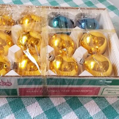 Lot 350: Vintage (3) Boxes of Shiny Brite Christmas Ball Ornaments 