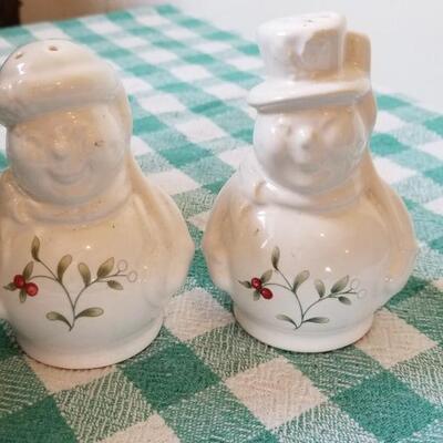 Lot 351: Pfaltzgraff Christmas Dishes