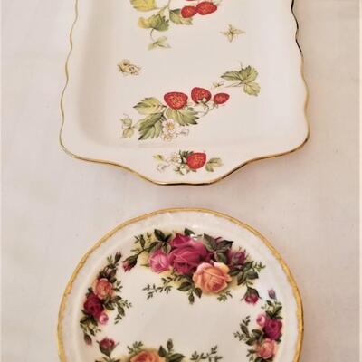 Lot #233   Decorative Lot - 3 pieces