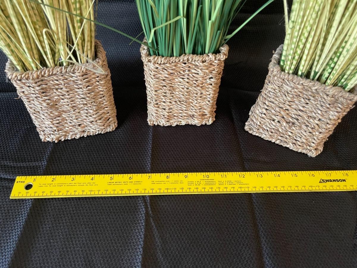 3 baskets of Faux Grasses Lot033