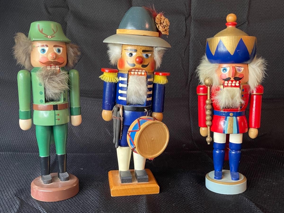 3 x Erzgebirge Nutcrackers German Democratic Republic Lot065