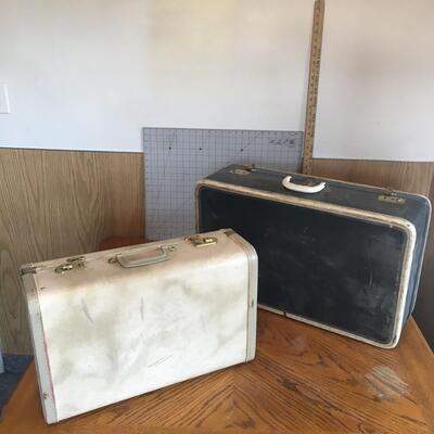 #17 Vintage Black & White Suitcases