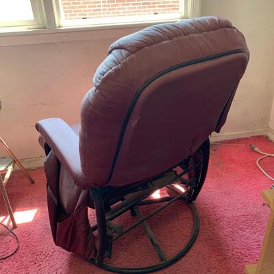 #146 Spinning Cushioned Chair