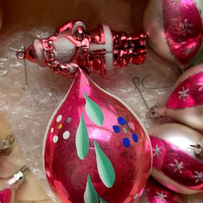 #191 Pink & Colorful Christmas Bulbs 