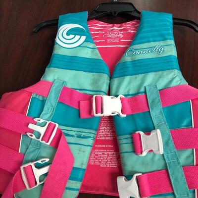 Connelly ski vest