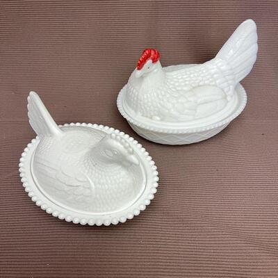 Lot 45 Group 3 Chicken on a Nest Covered Candy Dishes 1 Clear 2 Milk