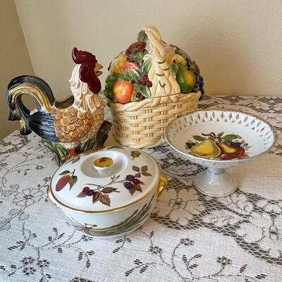Lot 51 Group Kitchen Ceramics Rooster Pitcher + Fruit Basket Cookie Jar + Royal Worcester