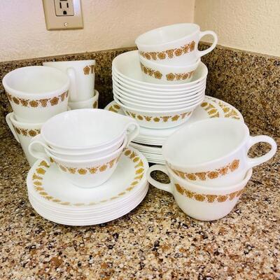 Lot 55 Set Pyrex Corelle Dishes Yellow Daisy 37pcs Cups Plates Bowls