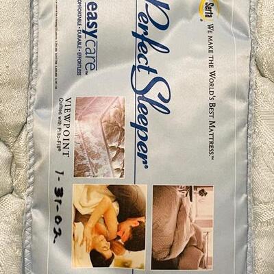 Lot 58 Queen Size Bed Perfect Sleeper Mattress Includes Bedding