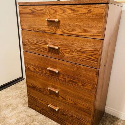 Lot 59 Dresser 5 Drawers