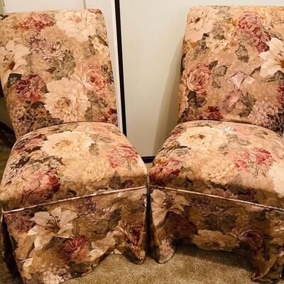 Lot 61 Pair 2 Upholstered Chairs Slipper Floral Fabric