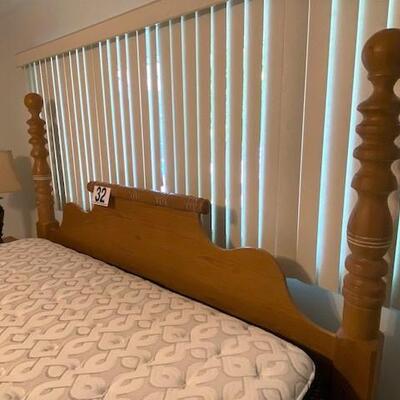 LOT#32MB: 7-Piece Light Wood Coastal Style King Bedroom Set